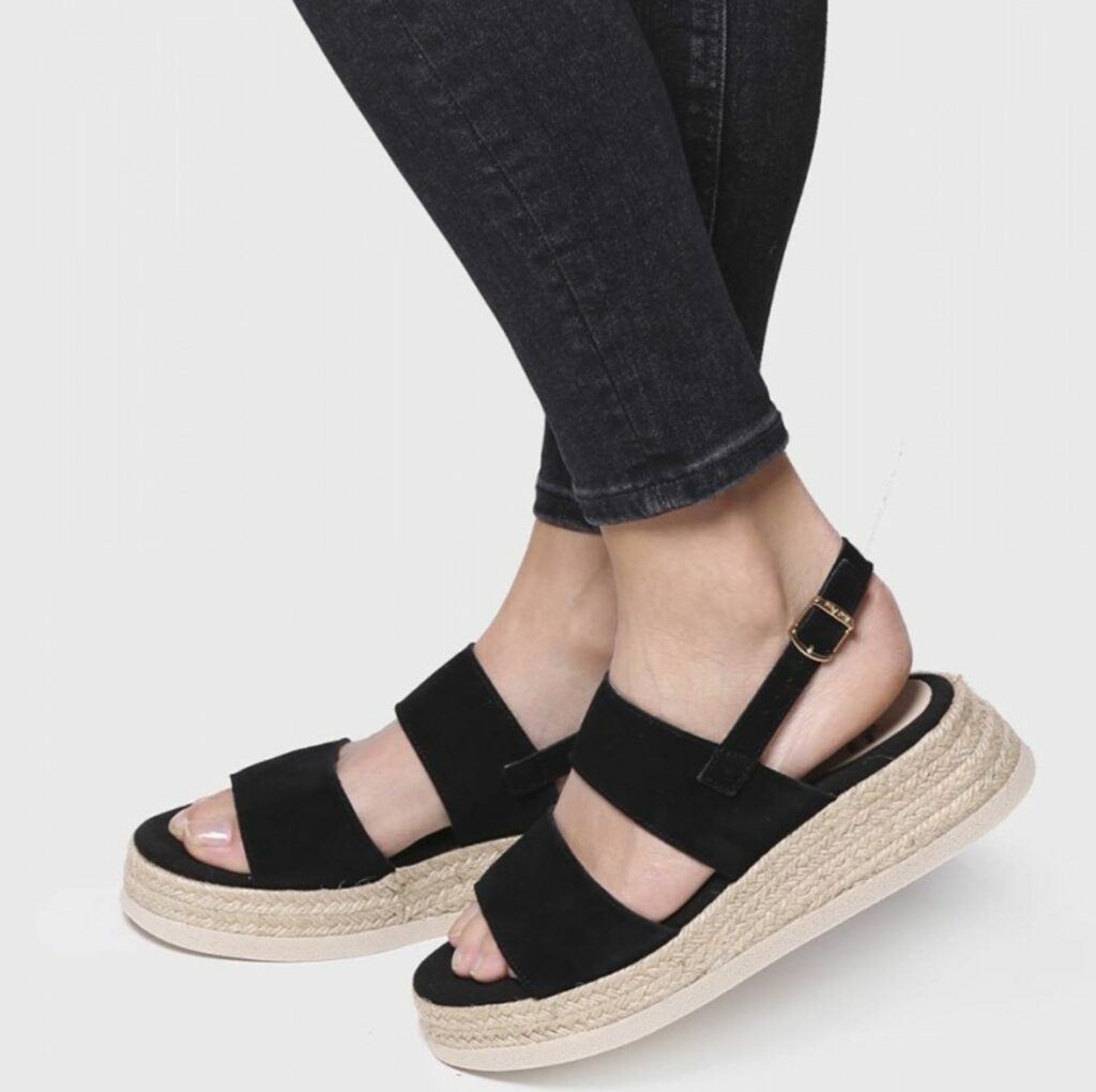 Alpargatas con plataforma: la tendencia que arrasa esta temporada