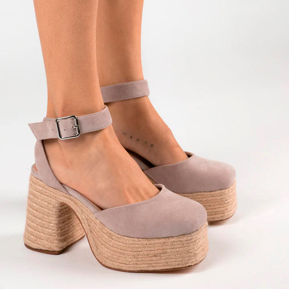 Zapatos de tacón: consejos para caminar con estilo y sin dolor