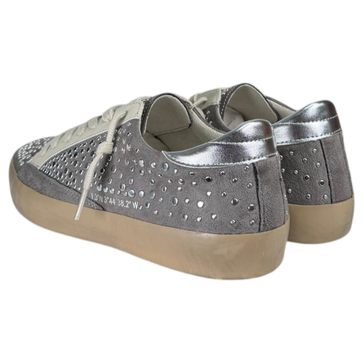 Zapatillas Corina Coordenadas Tachas M6504 Gris