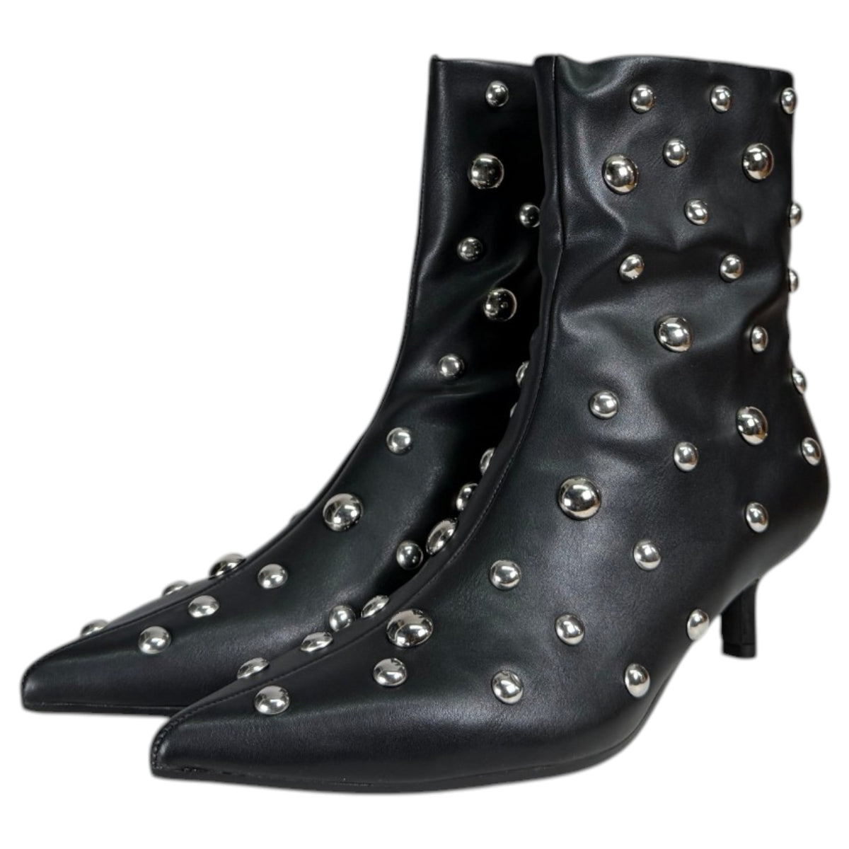 Botines Corina Tachas Punta M6567 Negro