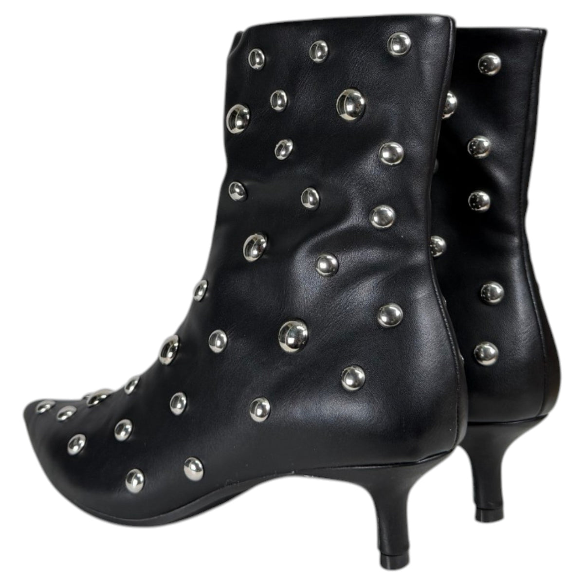 Botines Corina Tachas Punta M6567 Negro