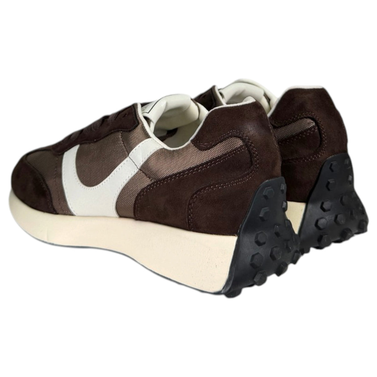 Zapatillas Corina M6530 Café