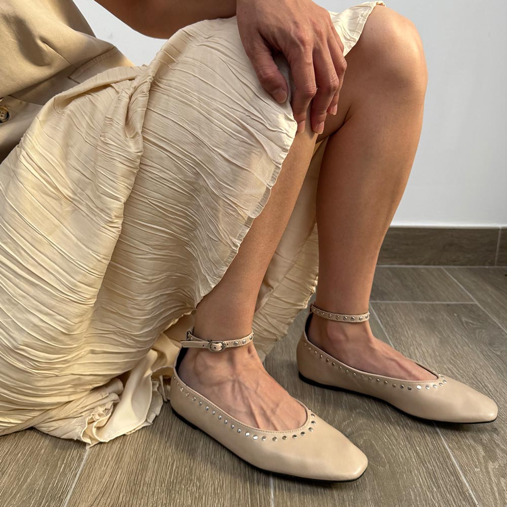 Bailarinas Corina Tachas M5607 Crudo - imagen 6
