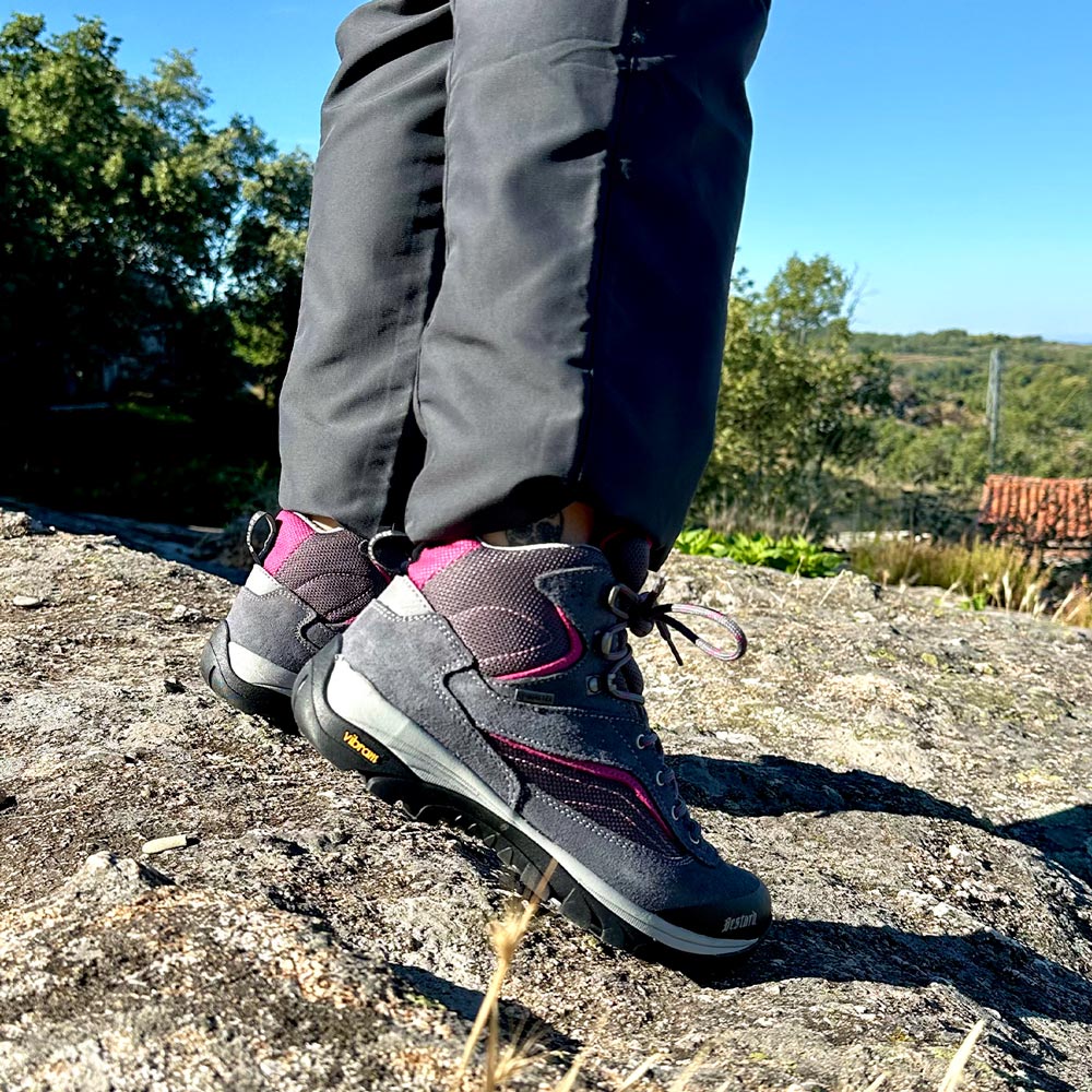 Botas de montaña y trekking Mujer Bestard Aroa W Gore-Tex 2140 Gris - imagen 2