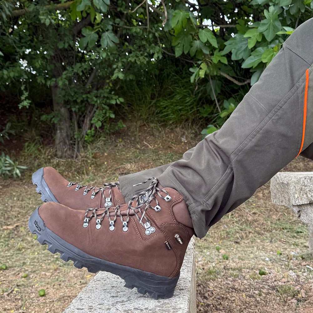 Botas de montaña y trekking Unisex Chiruca Calibre 22 Gore-Tex Marrón - imagen 2