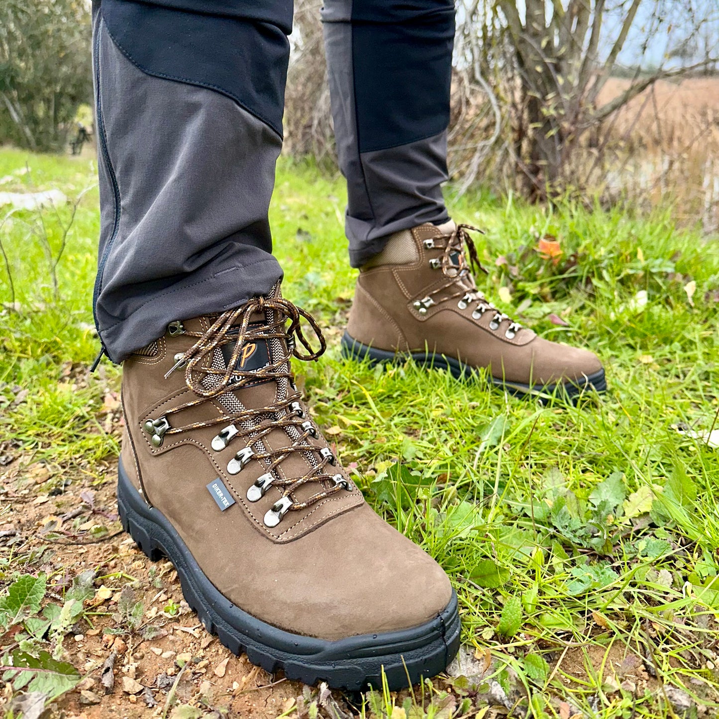 Botas de montaña y trekking Unisex Postigo Impermeables Nobuck Marrón - imagen 2