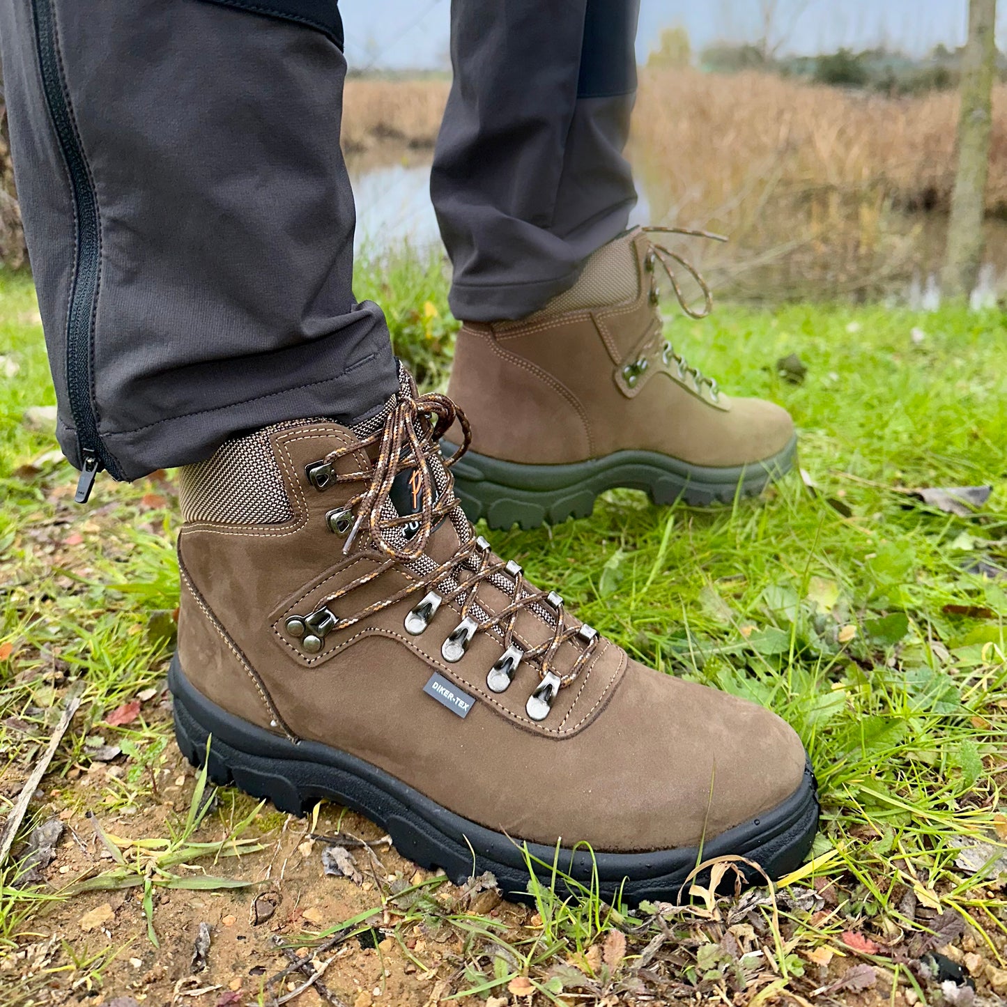 Botas de montaña y trekking Unisex Postigo Impermeables Nobuck Marrón - imagen 9