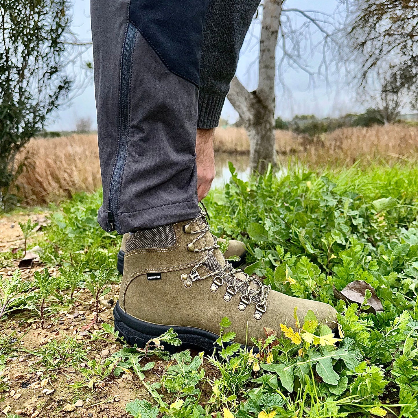 Botas de montaña y trekking Unisex Postigo Impermeables Piel Verde - imagen 2