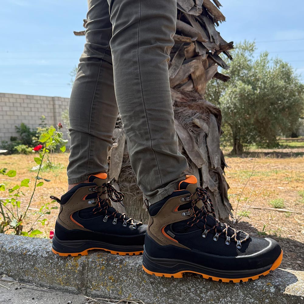 Botas de montaña y trekking Unisex RTC Hart Impermeables Resakk VRRE Negro - imagen 2