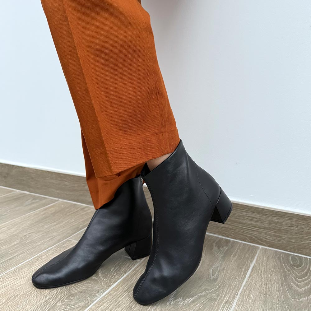 Botines Corina Cremallera Trasera M5870 Negro - imagen 2