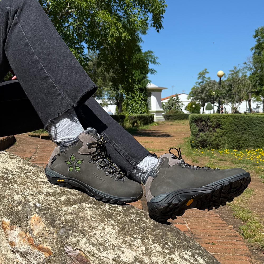 Botas de montaña y trekking Mujer Chiruca Monique 01 Gore-Tex Gris - imagen 2