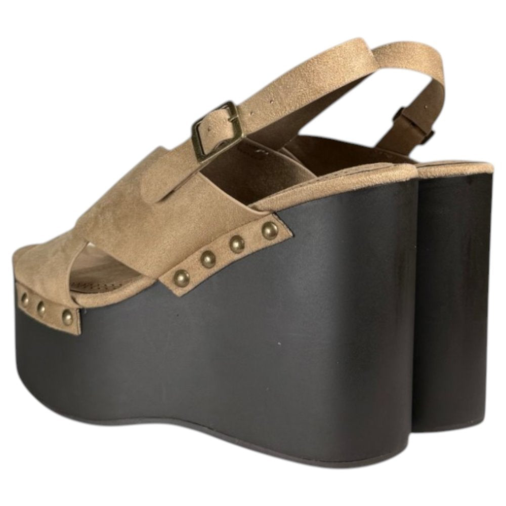 Sandalias Corina Cuña Tachas M6367 Arena - imagen 6