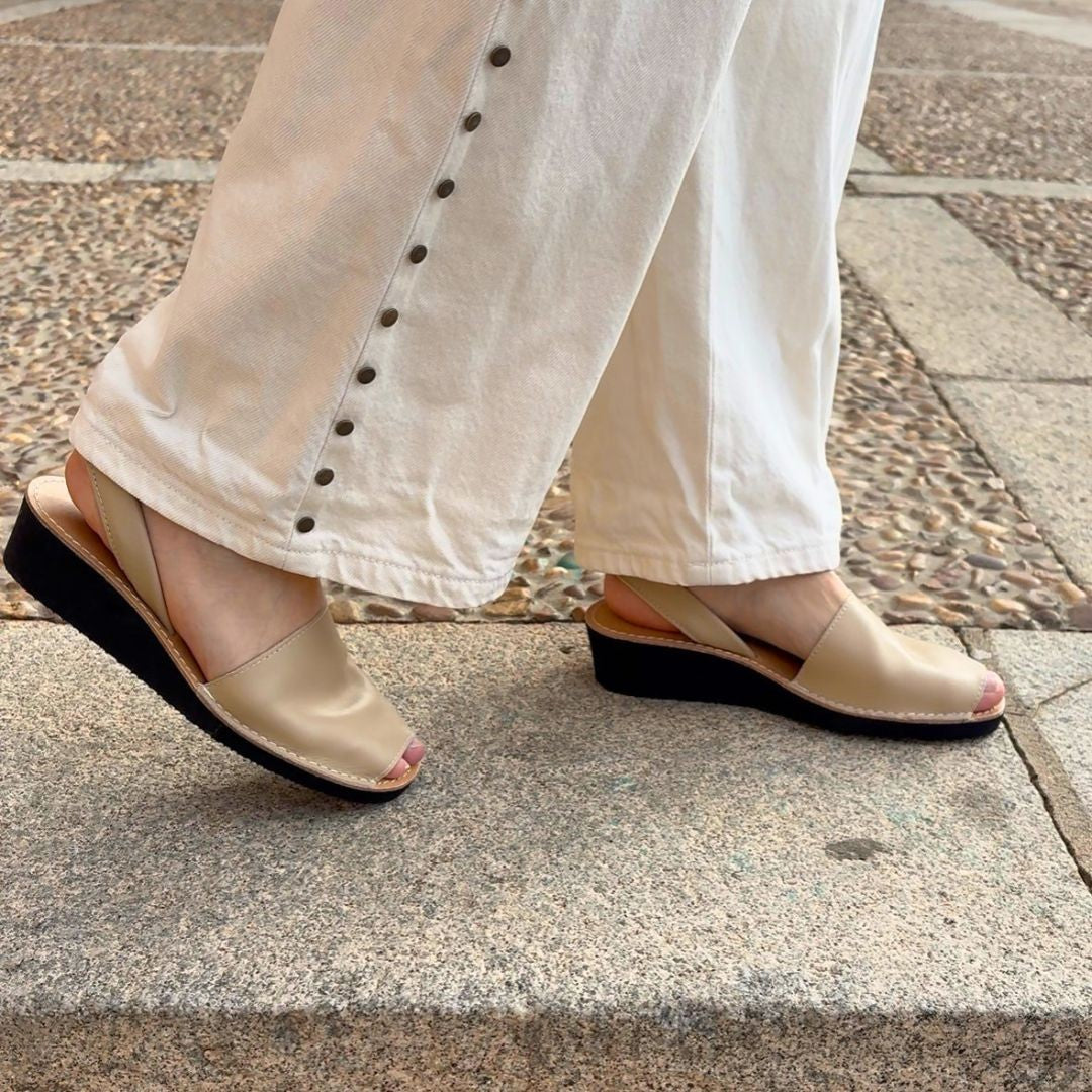 Sandalias Menorquinas Cuña Beige - imagen 2
