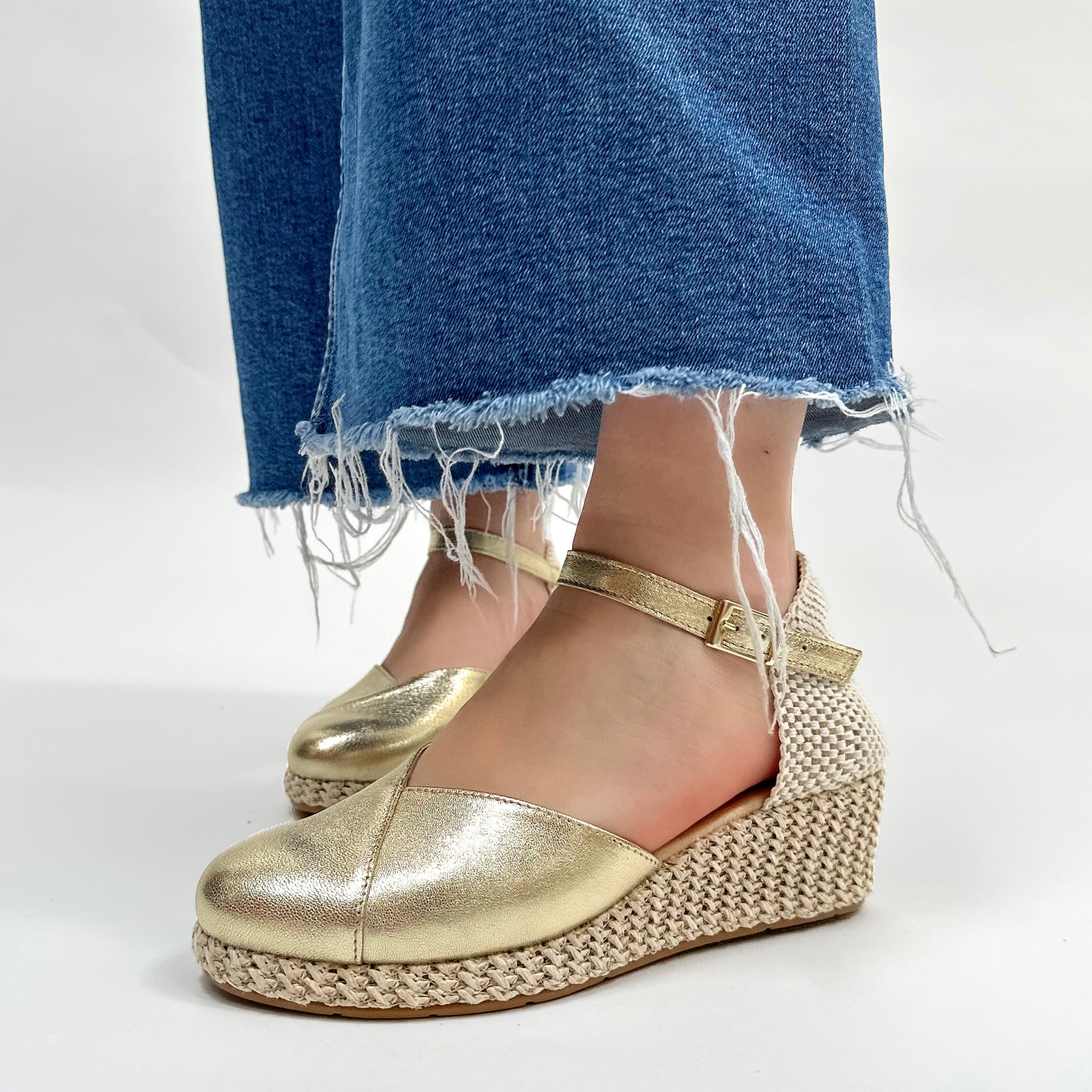 Sandalias Pitillos Valenciana Laminada 5561 Oro - imagen 3