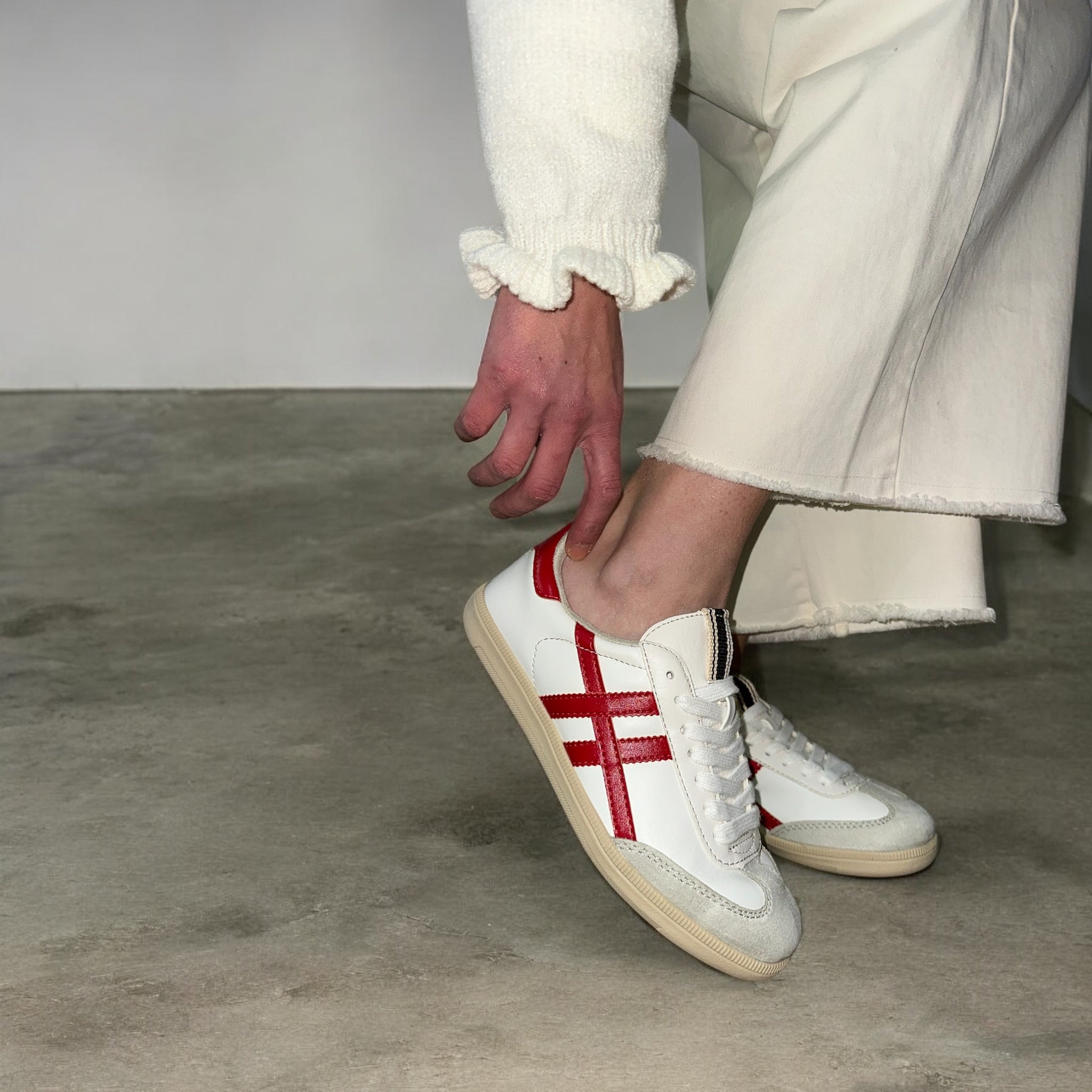 Zapatillas Corina M5075 Blanco Rojo - imagen 6