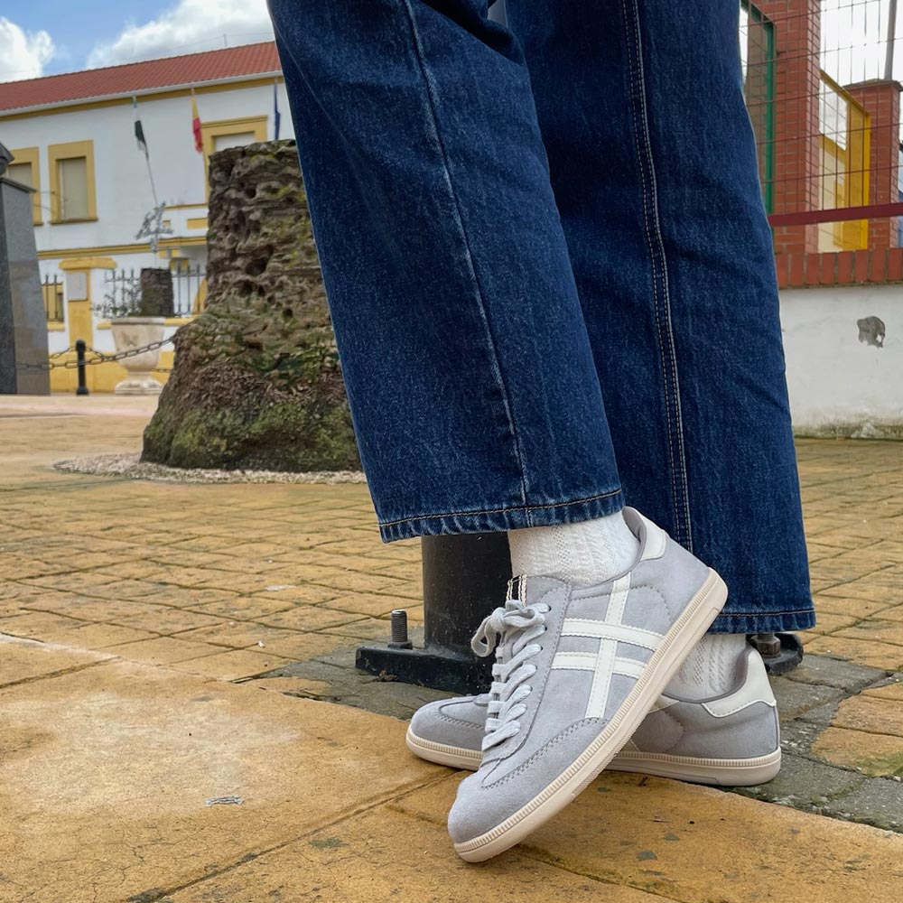 Zapatillas Corina M5075 Celeste - imagen 2