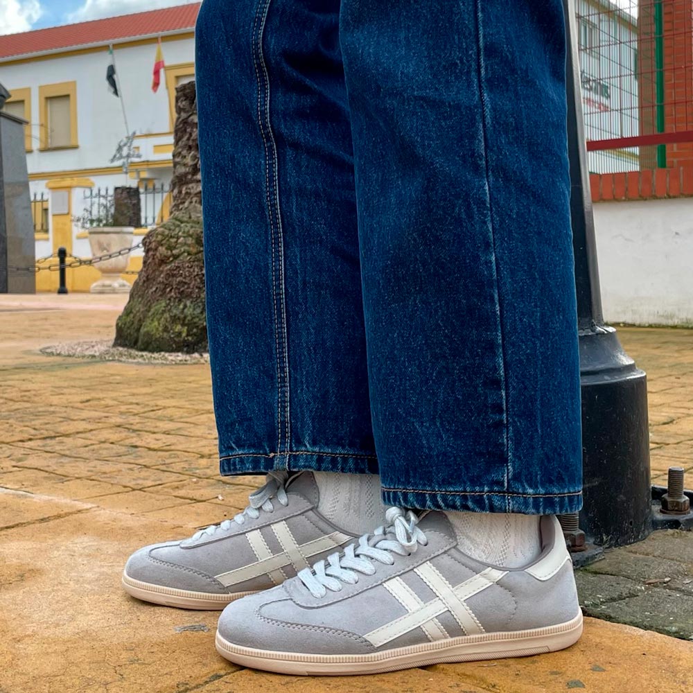 Zapatillas Corina M5075 Celeste - imagen 4