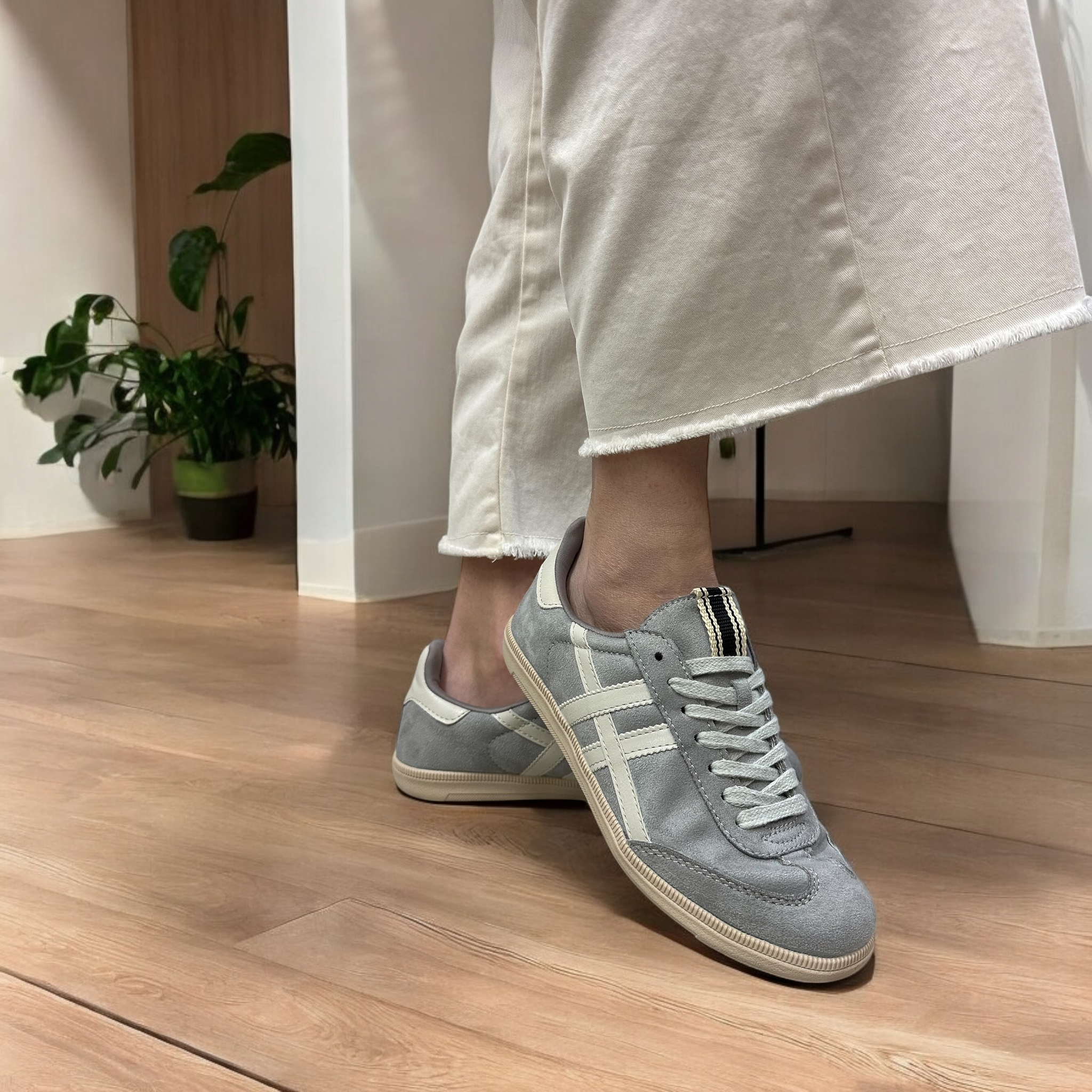Zapatillas Corina M5075 Celeste - imagen 6