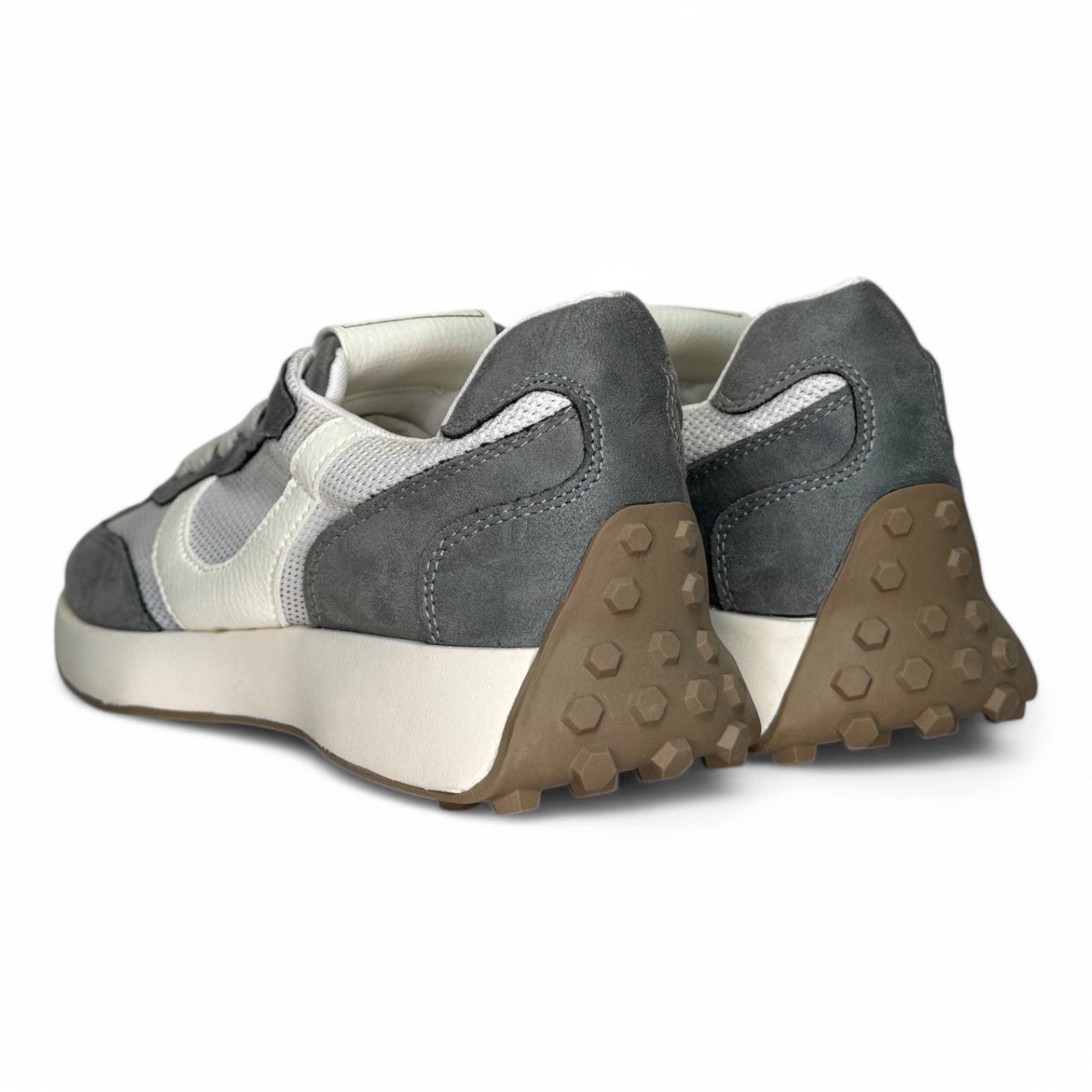 Zapatillas Corina Retro Rejilla M5105 Gris - imagen 4