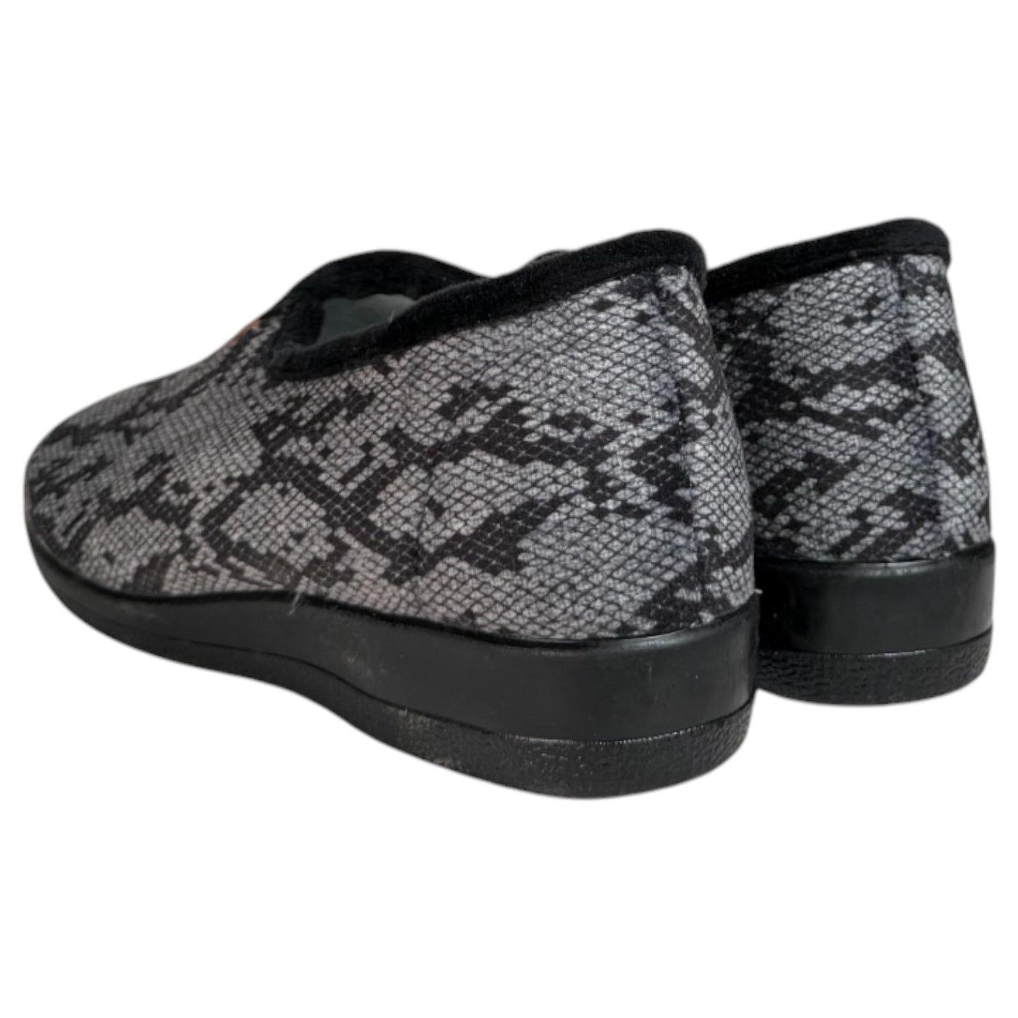 Zapatillas de Casa Natalia Gil Serpiente Cerradas 594 Gris - imagen 5