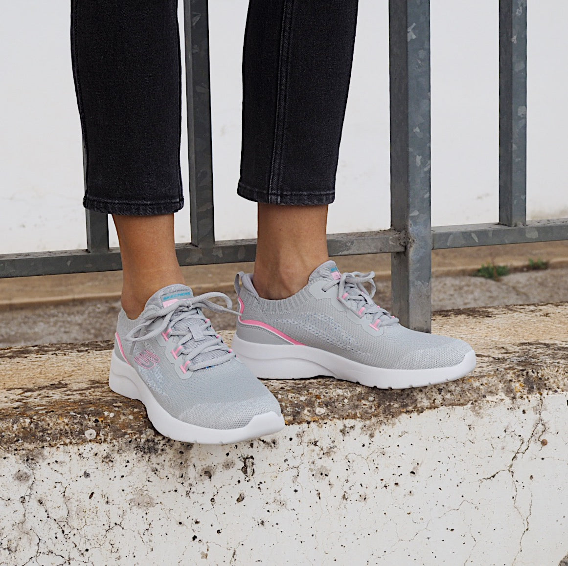 Zapatillas Skechers Dynamight 2.0 149546 Gris - imagen 2