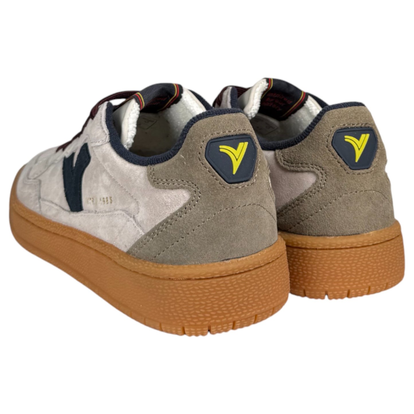 Zapatillas Victoria Smash-Suede 8806111 Taupe - imagen 4