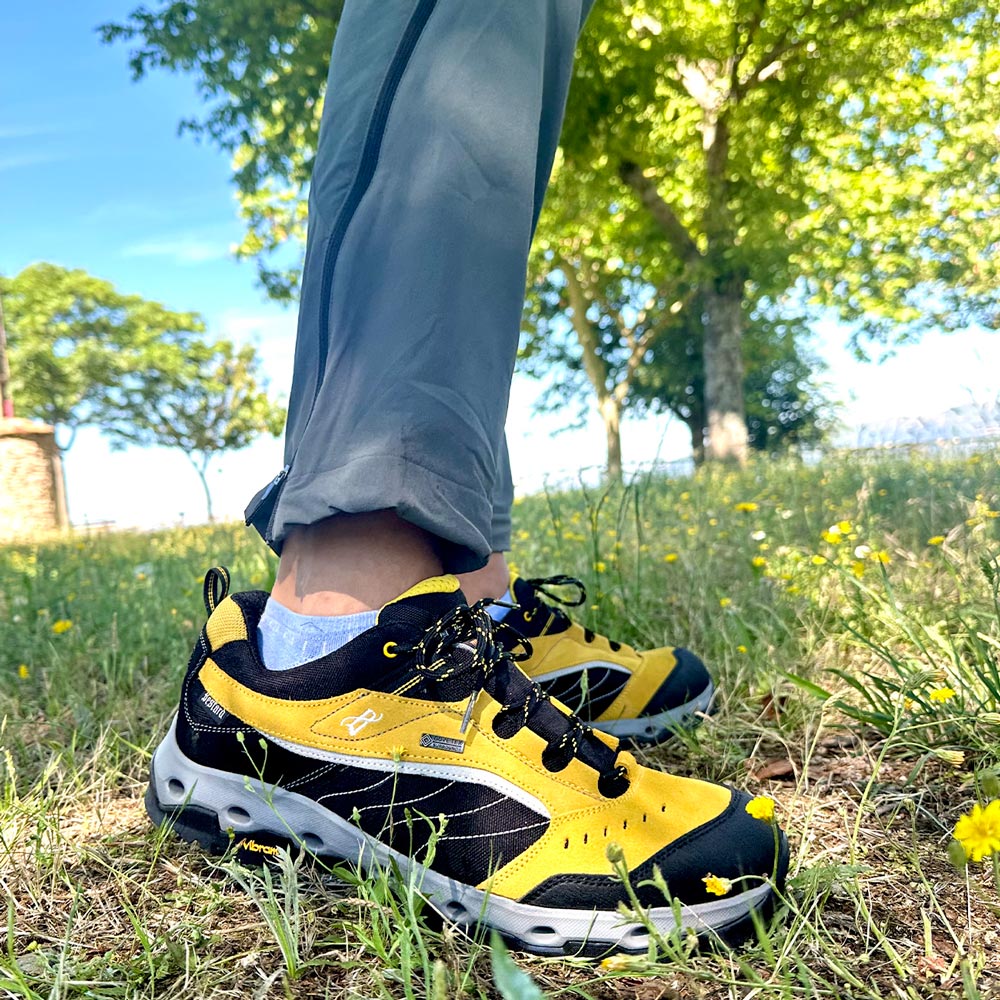 Zapatos Bestard Space Low Gore-Tex Amarillo - imagen 2