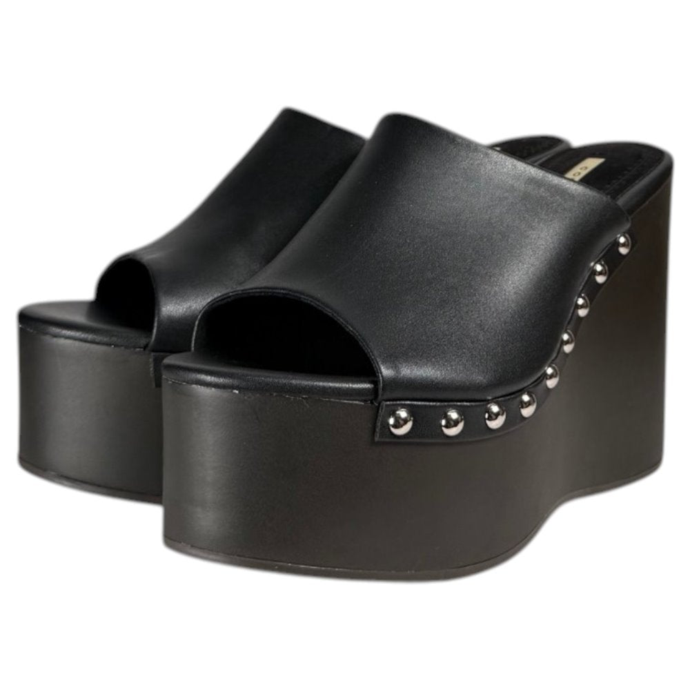Zuecos Corina Cuña Tachas M6368 Negro - imagen 5