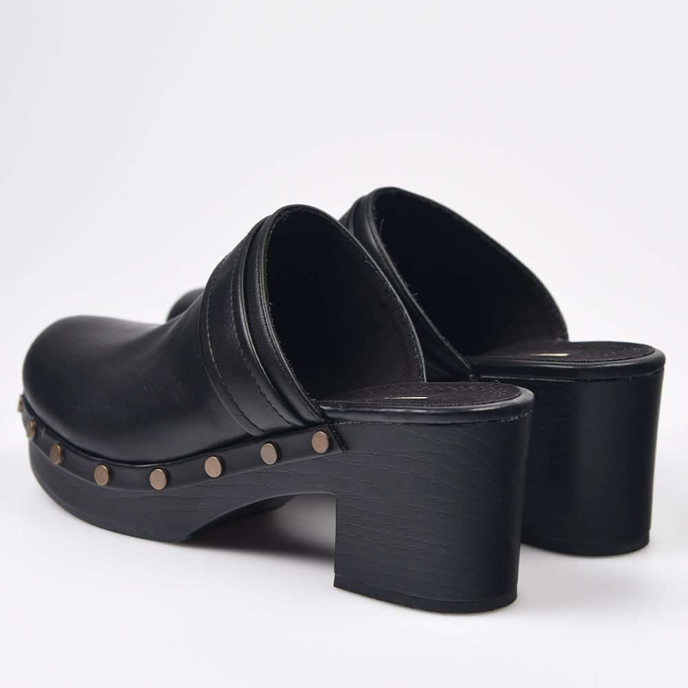 Zuecos Corina Piso Efecto Madera M4416 Negro - imagen 4